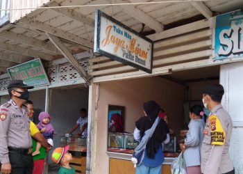Jaga Kamtibmas, Polsek Bunut Berpatroli di Pasar Tradisional