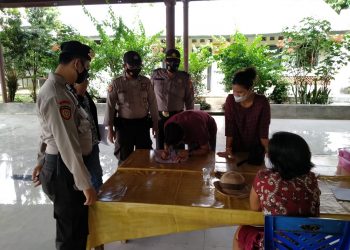 Polsek Pangkalan Kerinci Berikan Teguran Tertulis Kepada Pelanggar Prokes
