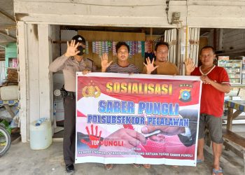 Susuri Lapisan Masyarakat di Wilkum, Polsubsektor Pelalawan Sosialisasikan Saber Pungli