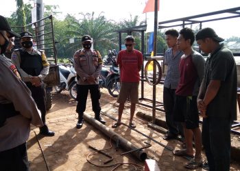 Polsek Ukui Imbau Pelaku Usaha Tetap Terapkan Protokol Kesehatan Kepada Pelanggan