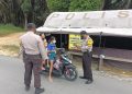 Sosialisasi ke Pengguna Jalan, Patroli Polsek Kerumutan Imbau Warga Patuhi Prokes