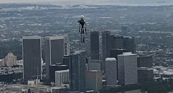 Bikin Kaget, Misteri Manusia Terbang di Los Angeles Terungkap