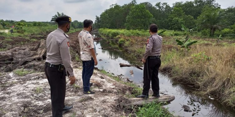 Pastikan Wilayah Aman, Polsek Pangkalan Kerinci Cek Area Rawan Terbakar