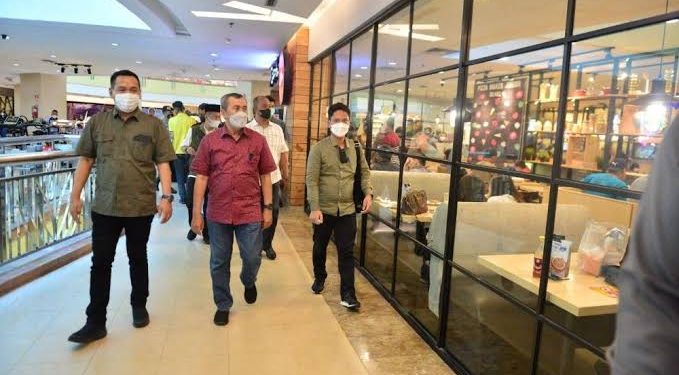 Syamsuar Tinjau Pelaksanaan Prokes Pusat Perbelanjaan di Pekanbaru, Jelang Nataru