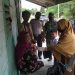 Polsek Ukui dan Puskesmas Laksanakan Door to Door kepada Lansia