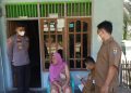 Kapolsek Kerumutan Lakukan Vaksinasi untuk Lansia