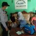 Akhir Pekan, Polsek Ukui dan Puskesmas Gelar Vaksinasi Lansia Door To Door