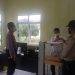 Personil Polsek Kerumutan Kawal Vaksinasi di Gerai Vaksin Presisi