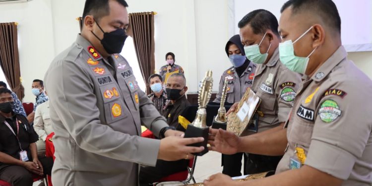 Gelar Syukuran HUT Satpam Ke 41, Polres Pelalawan: Bersama Polri Jaga Kamtibmas dan Cegah Covid-19